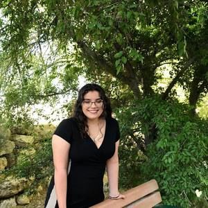 Meet your Posher, Beatriz